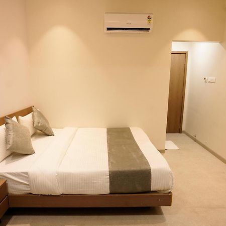 A Square Executive Hotel Aurangabad  Exteriör bild