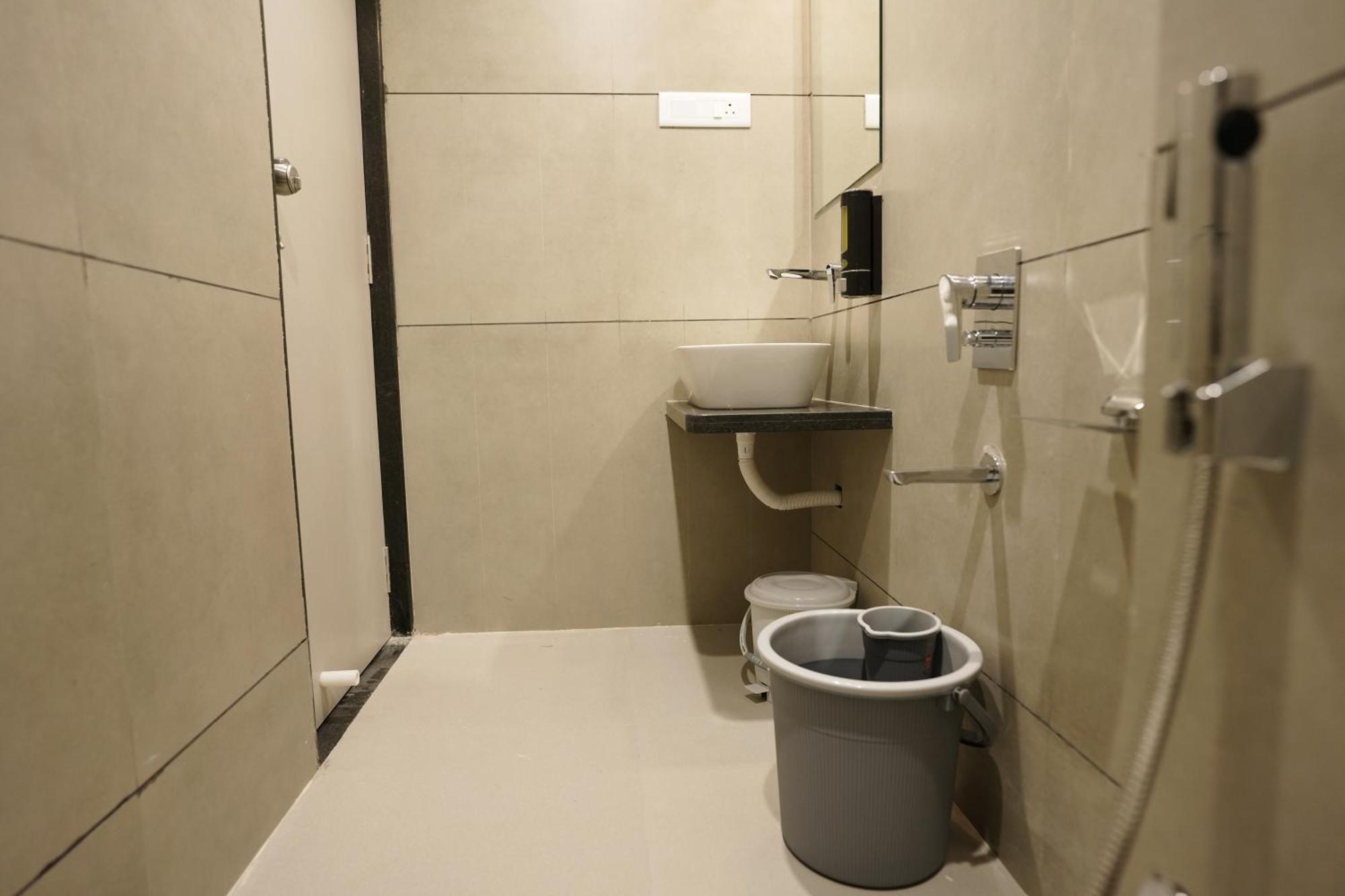A Square Executive Hotel Aurangabad  Exteriör bild