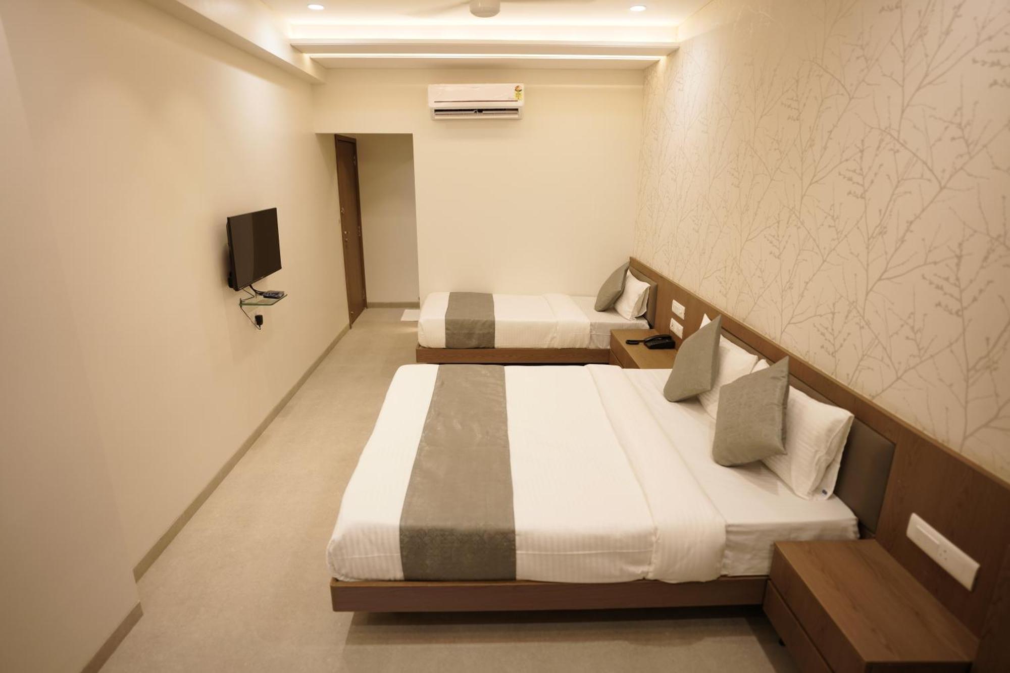 A Square Executive Hotel Aurangabad  Exteriör bild